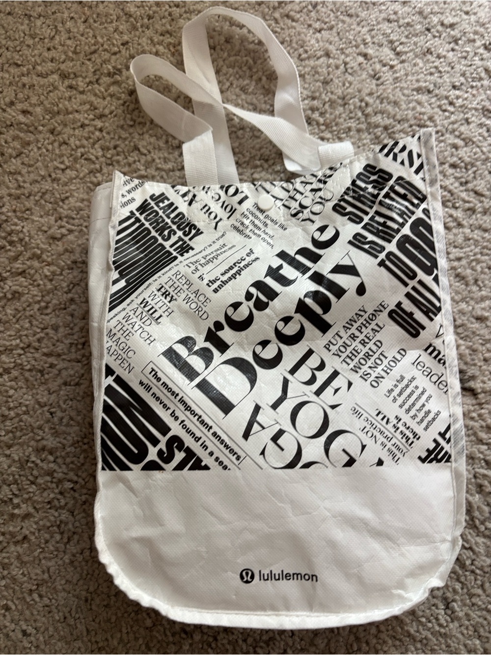 Three lululemon tote bags in fun colors - Picture 3 of 4